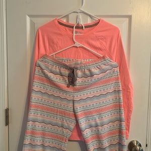 So Intimates 4-items. 1 pair of pants with 3 tops. Peach, lavender, mint green.